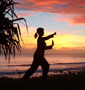 Hình ảnh tai chi play guitar