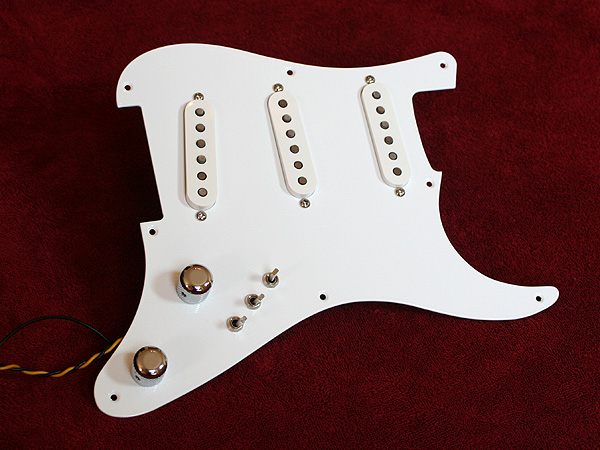 Bestücktes Pickguard Sultans, weiß, Aluminium