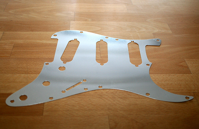 Aluminium shielding plate for ST-style pickguards