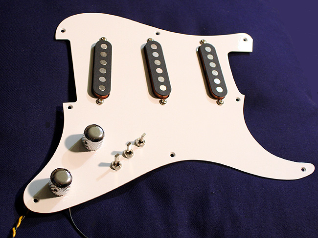 Loaded pickguard Making Movies, white Aluminium